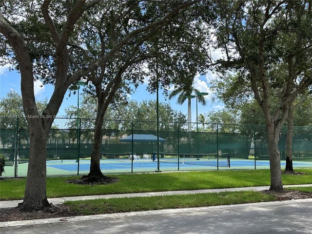 197 E Santa Barbara Way, Palm Beach Gardens, FL 33410