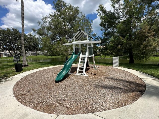 197 E Santa Barbara Way, Palm Beach Gardens, FL 33410