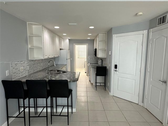 197 E Santa Barbara Way, Palm Beach Gardens, FL 33410