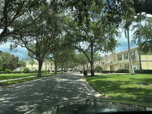 197 E Santa Barbara Way, Palm Beach Gardens, FL 33410