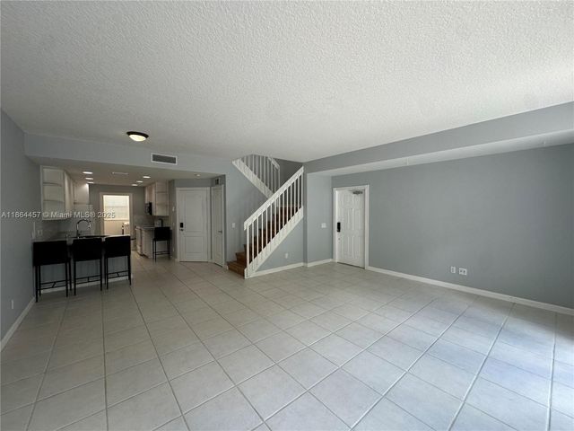 197 E Santa Barbara Way, Palm Beach Gardens, FL 33410