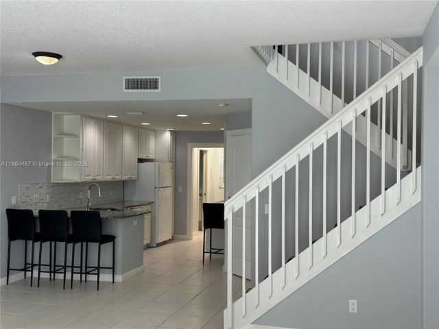 197 E Santa Barbara Way, Palm Beach Gardens, FL 33410