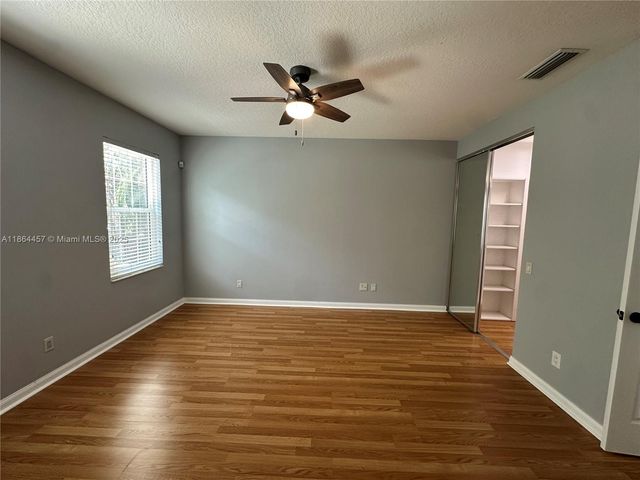 197 E Santa Barbara Way, Palm Beach Gardens, FL 33410