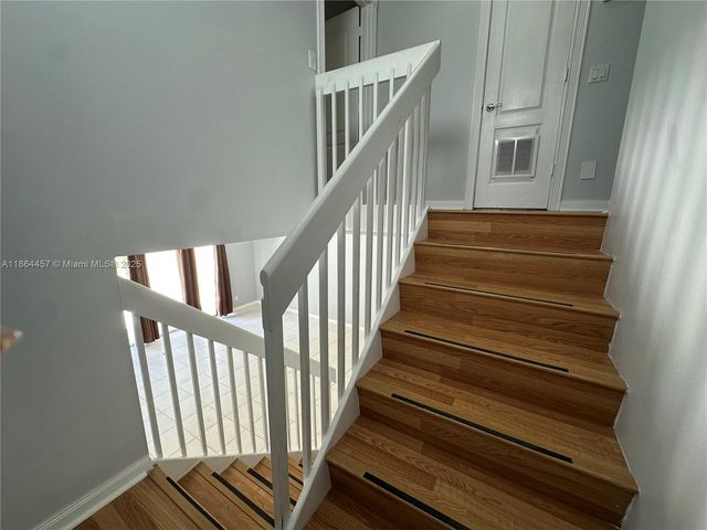 197 E Santa Barbara Way, Palm Beach Gardens, FL 33410