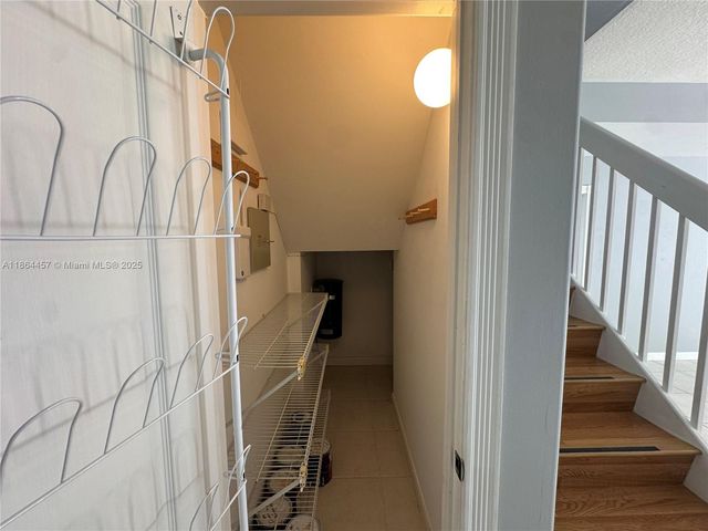 197 E Santa Barbara Way, Palm Beach Gardens, FL 33410