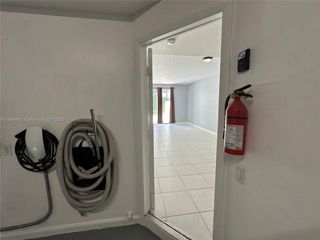 197 E Santa Barbara Way, Palm Beach Gardens, FL 33410