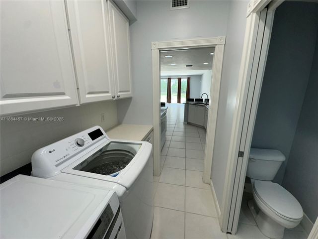 197 E Santa Barbara Way, Palm Beach Gardens, FL 33410