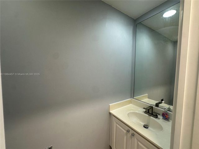 197 E Santa Barbara Way, Palm Beach Gardens, FL 33410