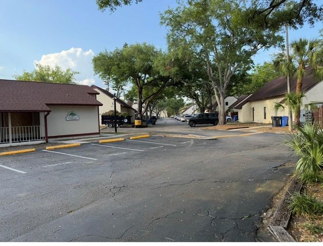 12310 TOUCHTON DR 42, Tampa, FL 33617
