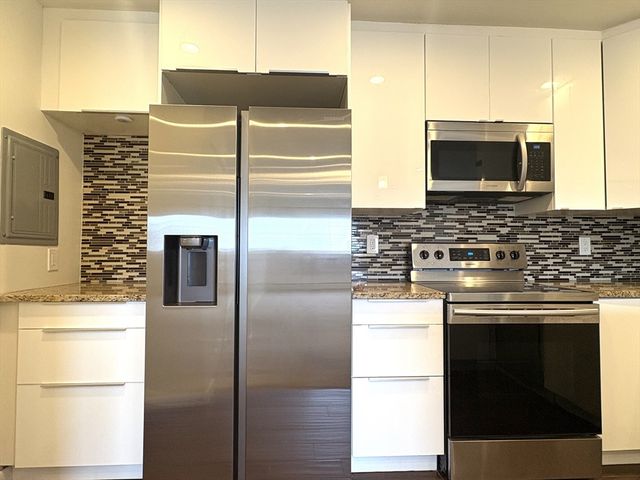 18 Glencoe Street 48, Boston, MA 02135