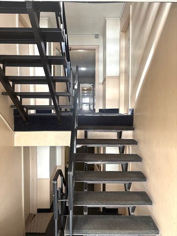 18 Glencoe Street 48, Boston, MA 02135