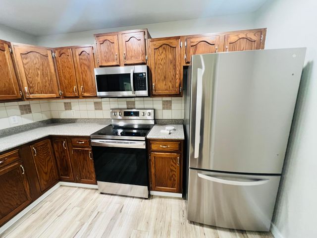 41 N Lake Drive NE, Newark, OH 43055