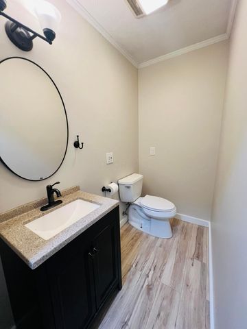 41 N Lake Drive NE, Newark, OH 43055