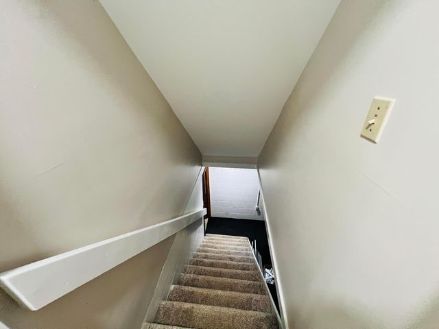 41 N Lake Drive NE, Newark, OH 43055
