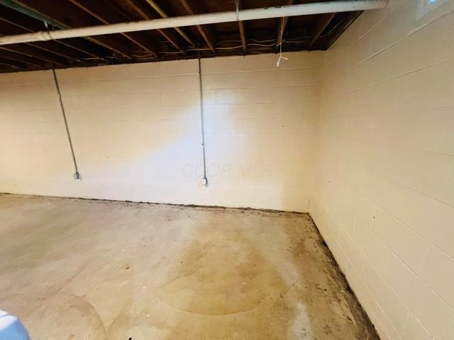 41 N Lake Drive NE, Newark, OH 43055