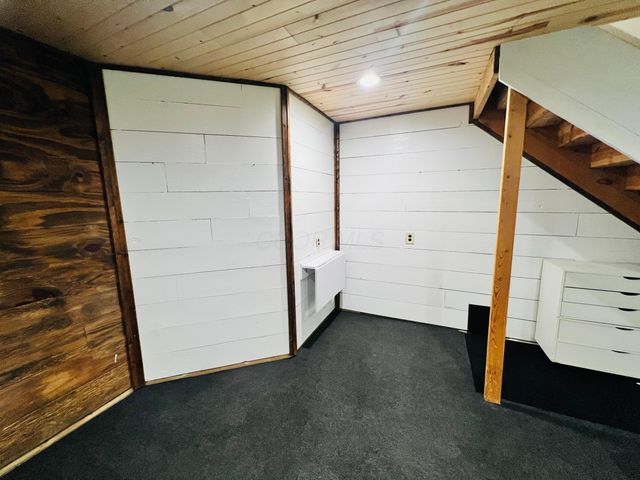 41 N Lake Drive NE, Newark, OH 43055