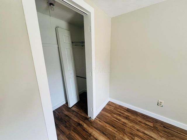 41 N Lake Drive NE, Newark, OH 43055