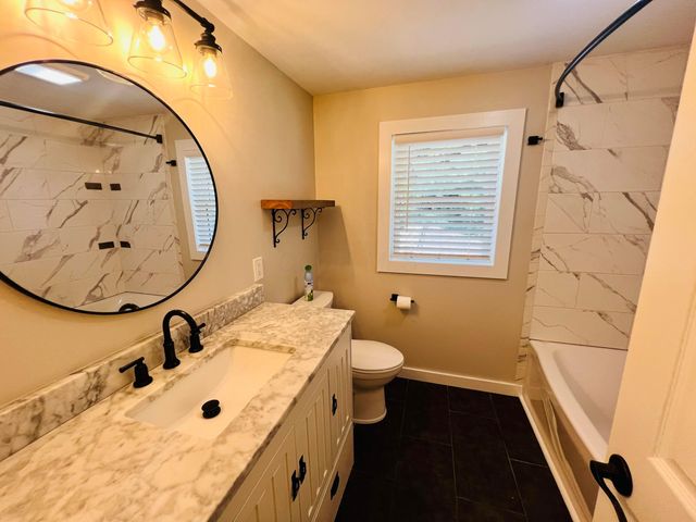 41 N Lake Drive NE, Newark, OH 43055
