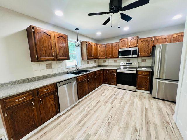 41 N Lake Drive NE, Newark, OH 43055
