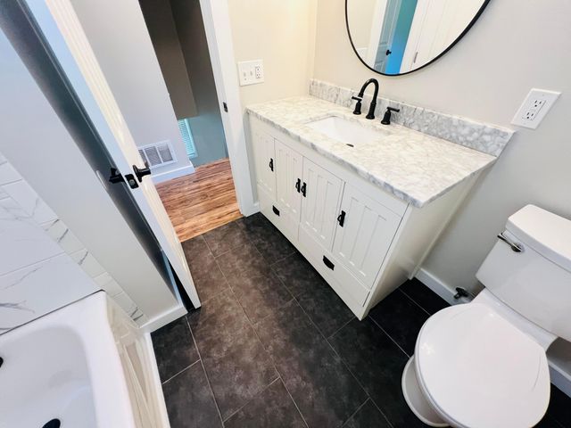 41 N Lake Drive NE, Newark, OH 43055