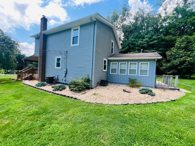 41 N Lake Drive NE, Newark, OH 43055