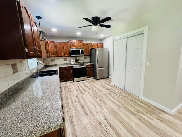 41 N Lake Drive NE, Newark, OH 43055