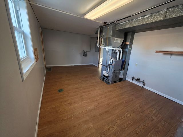 2822 Wedgewood Road, Des Moines, IA 50317