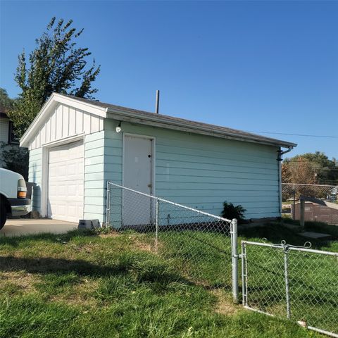 2822 Wedgewood Road, Des Moines, IA 50317