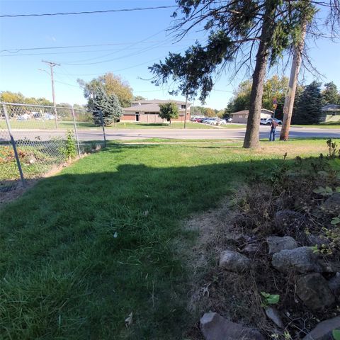 2822 Wedgewood Road, Des Moines, IA 50317