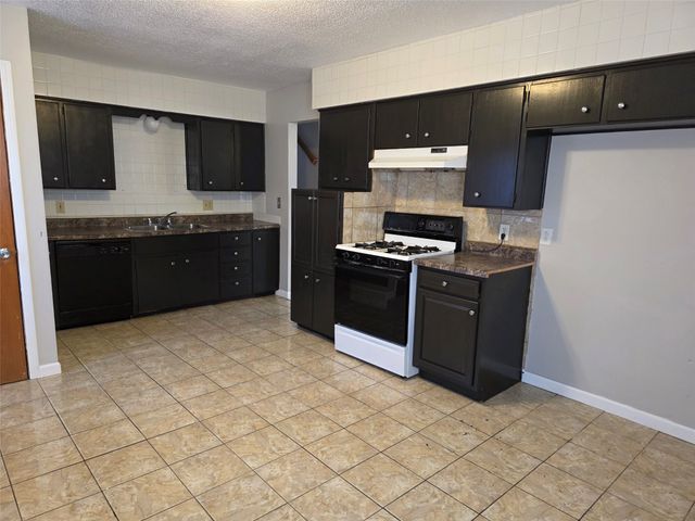 2822 Wedgewood Road, Des Moines, IA 50317