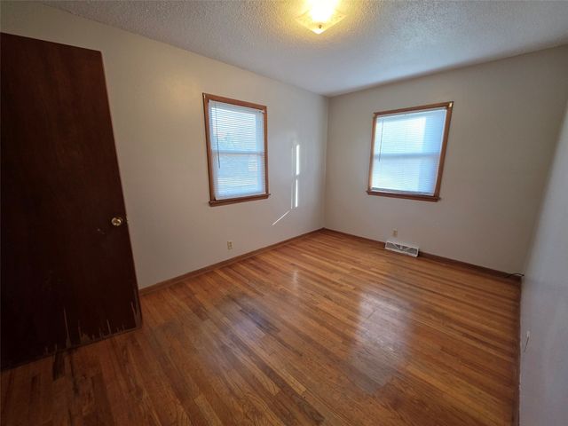 2822 Wedgewood Road, Des Moines, IA 50317