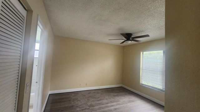 1600 Balfour Point B Drive B, West Palm Beach, FL 33411