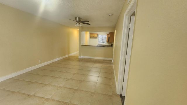 1600 Balfour Point B Drive B, West Palm Beach, FL 33411
