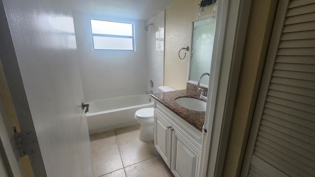1600 Balfour Point B Drive B, West Palm Beach, FL 33411