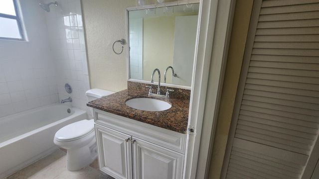 1600 Balfour Point B Drive B, West Palm Beach, FL 33411