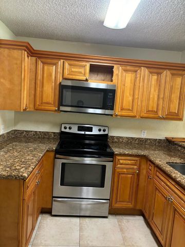 1600 Balfour Point B Drive B, West Palm Beach, FL 33411