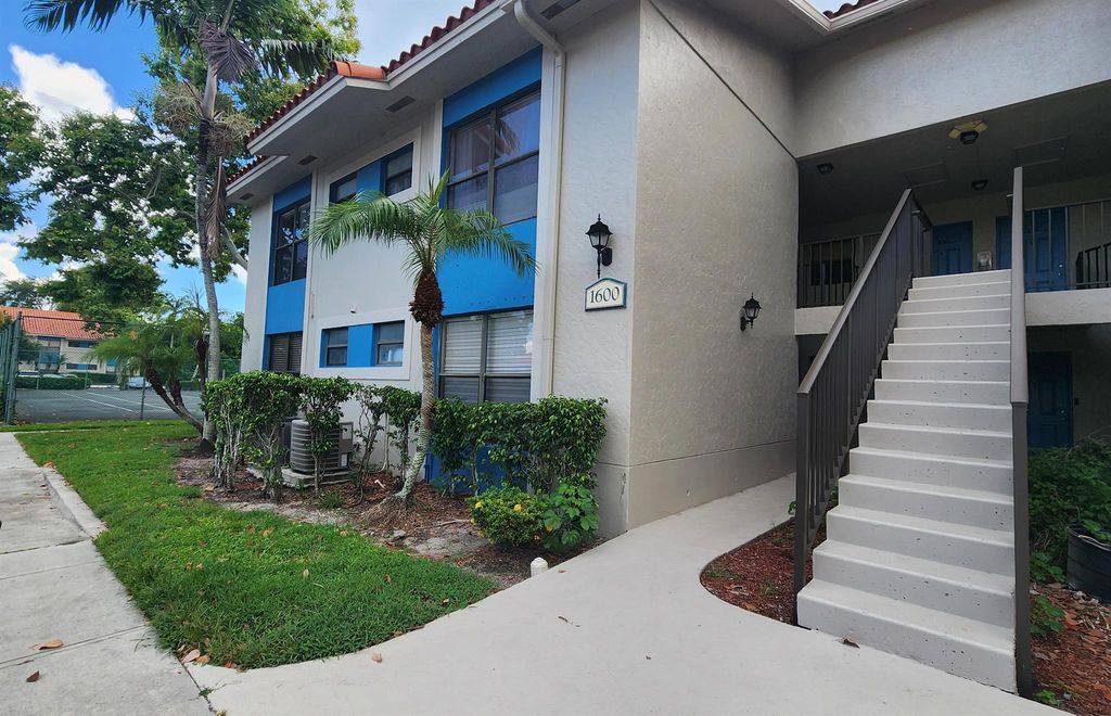 1600 Balfour Point B Drive B, West Palm Beach, FL 33411