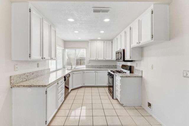 8436 Cutler Way, Sacramento, CA 95828