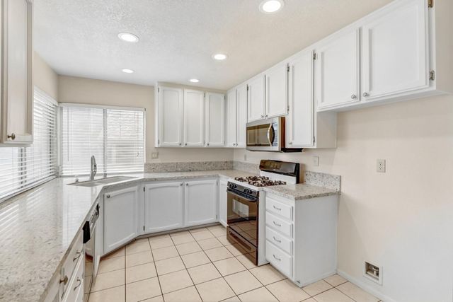 8436 Cutler Way, Sacramento, CA 95828