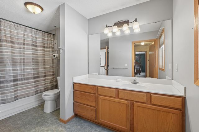 10007 Pleasure Creek Circle NE, Blaine, MN 55434