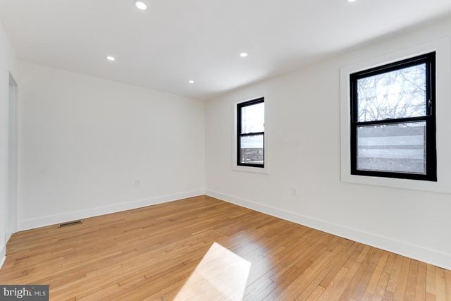 219 JEFFERSON ST NW, Washington, DC 20011