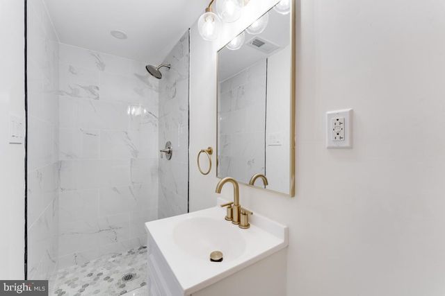 219 JEFFERSON ST NW, Washington, DC 20011