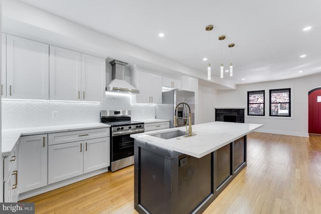 219 JEFFERSON ST NW, Washington, DC 20011