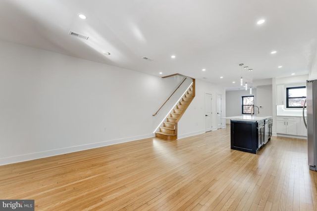 219 JEFFERSON ST NW, Washington, DC 20011