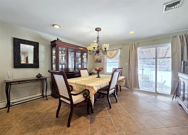 4 Cameo Road, Commack, NY 11725