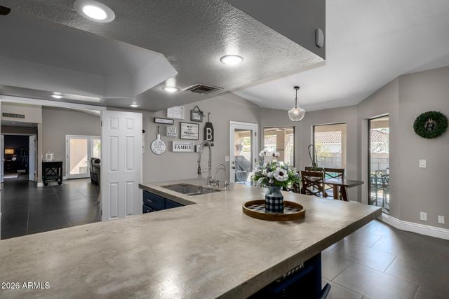 4147 E GLENCOVE Circle, Mesa, AZ 85205