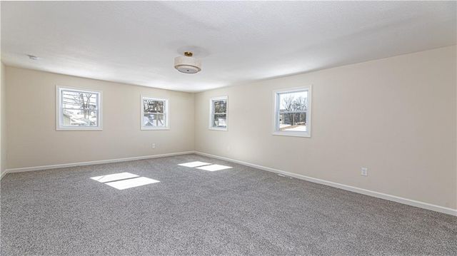 808 NE Russell Road, Kansas City, MO 64116