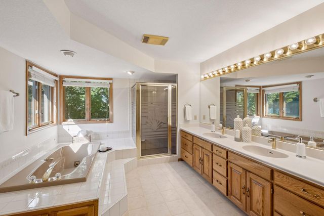 11304 Bluestem Lane, Eden Prairie, MN 55347