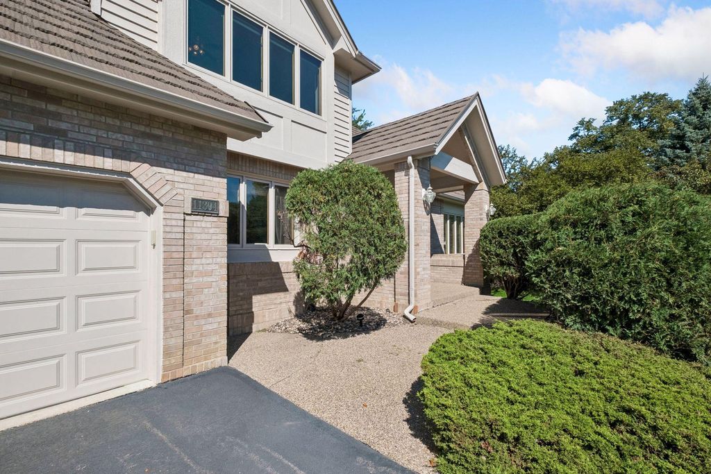 11304 Bluestem Lane, Eden Prairie, MN 55347 — photo 2