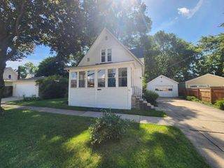 218 S 9th Street, Dekalb, IL 60115
